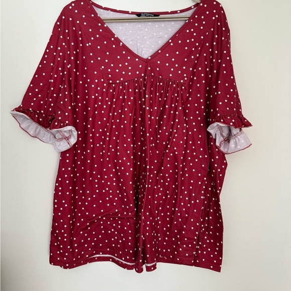 BloomChic Red Polka Dot Short Sleeve Top - Picture 1 of 4